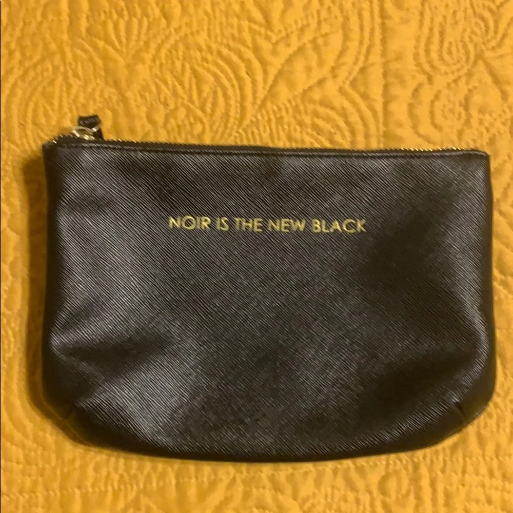 Makeup bag with zipper closure, black, vinyl | offer in description